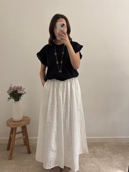 Jupe en broderie blanche