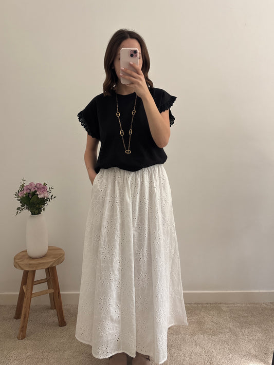 Jupe en broderie blanche