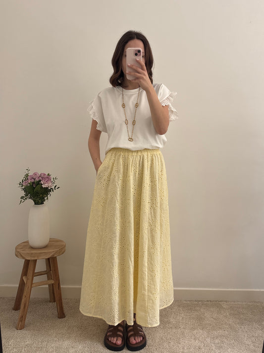 Jupe en broderie jaune