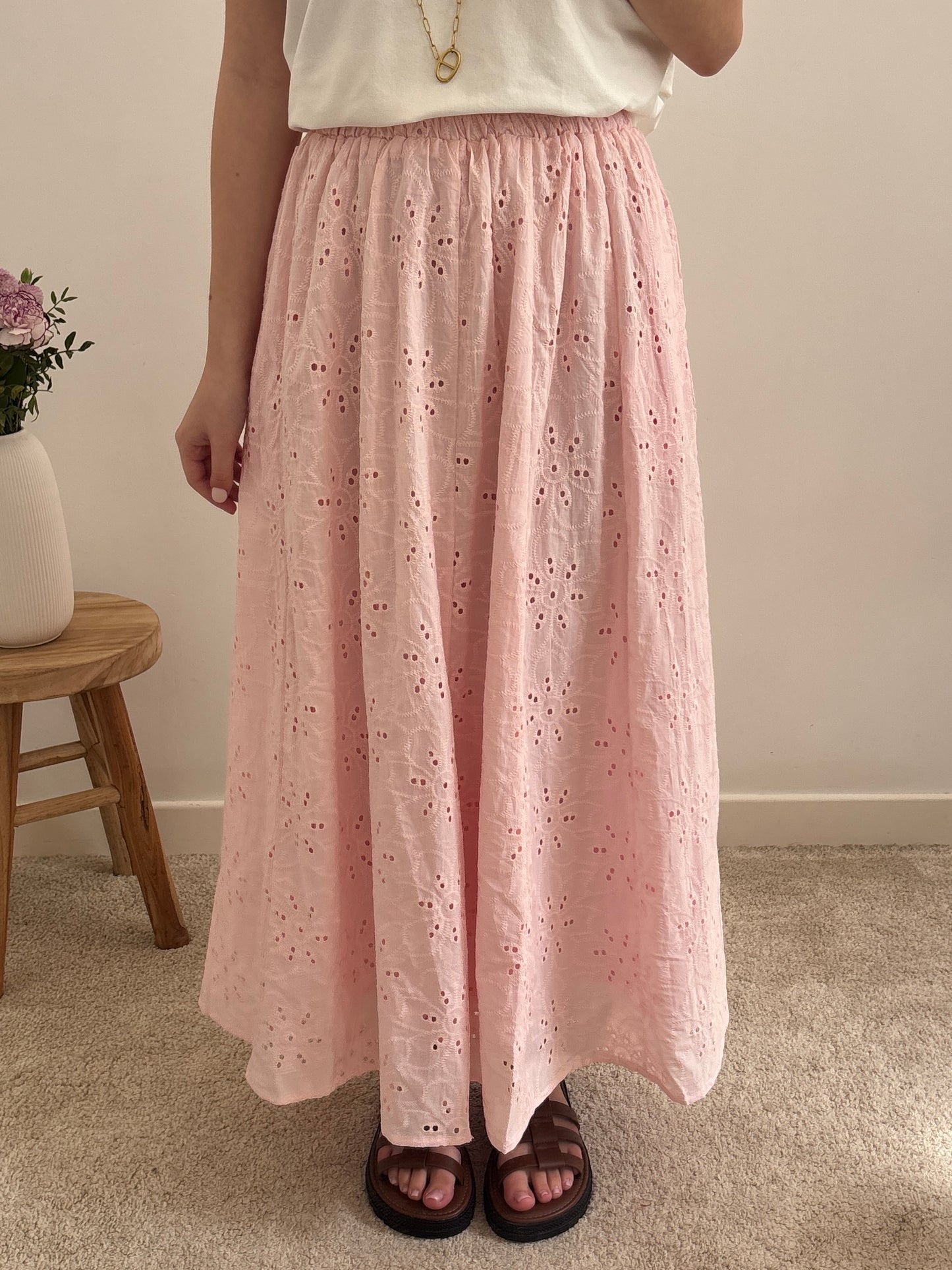 Jupe en broderie rose