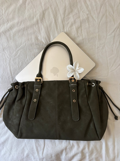 Nélia olive suede bag