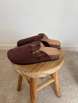 Brown mules