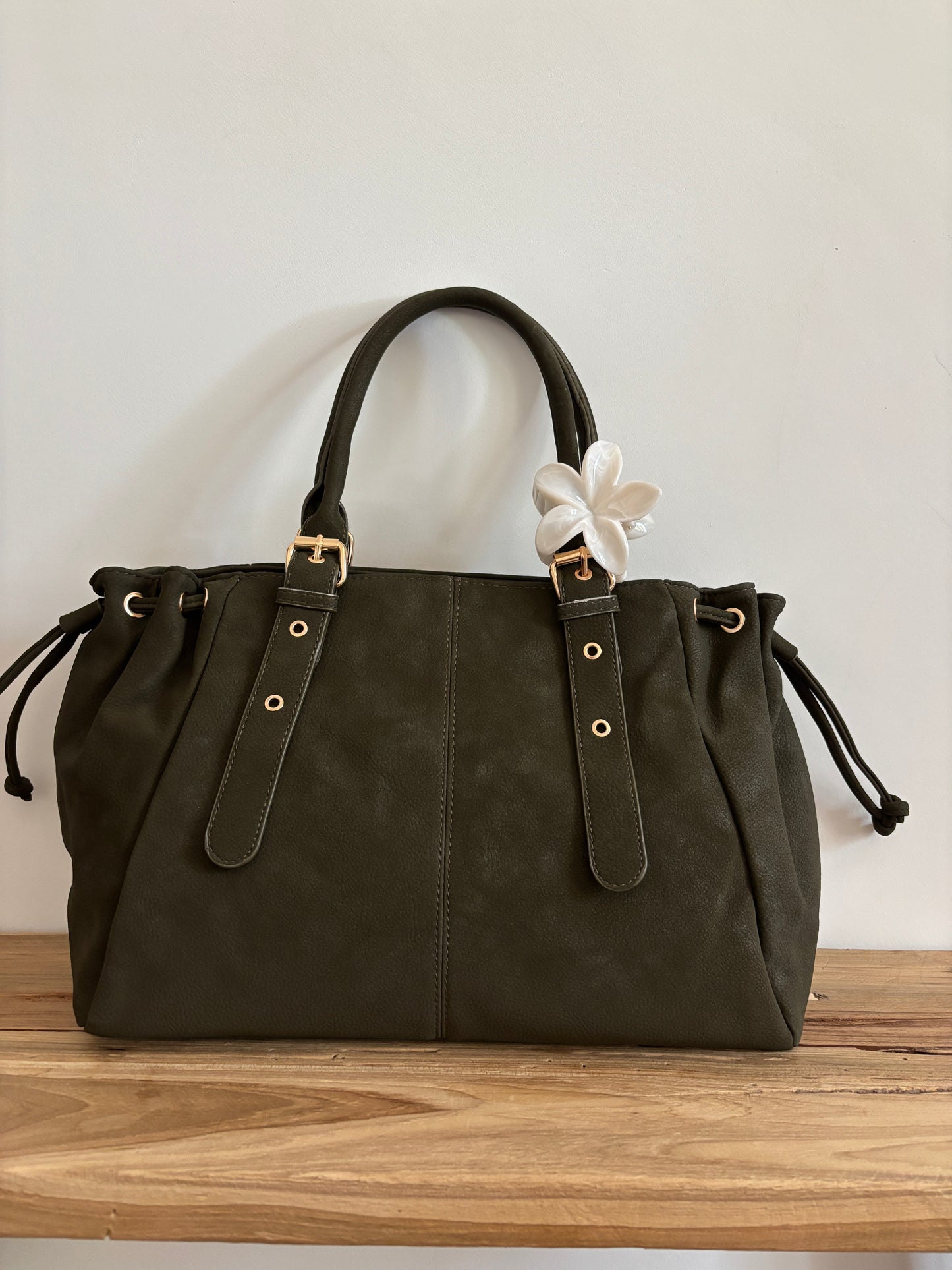 Nélia olive suede bag