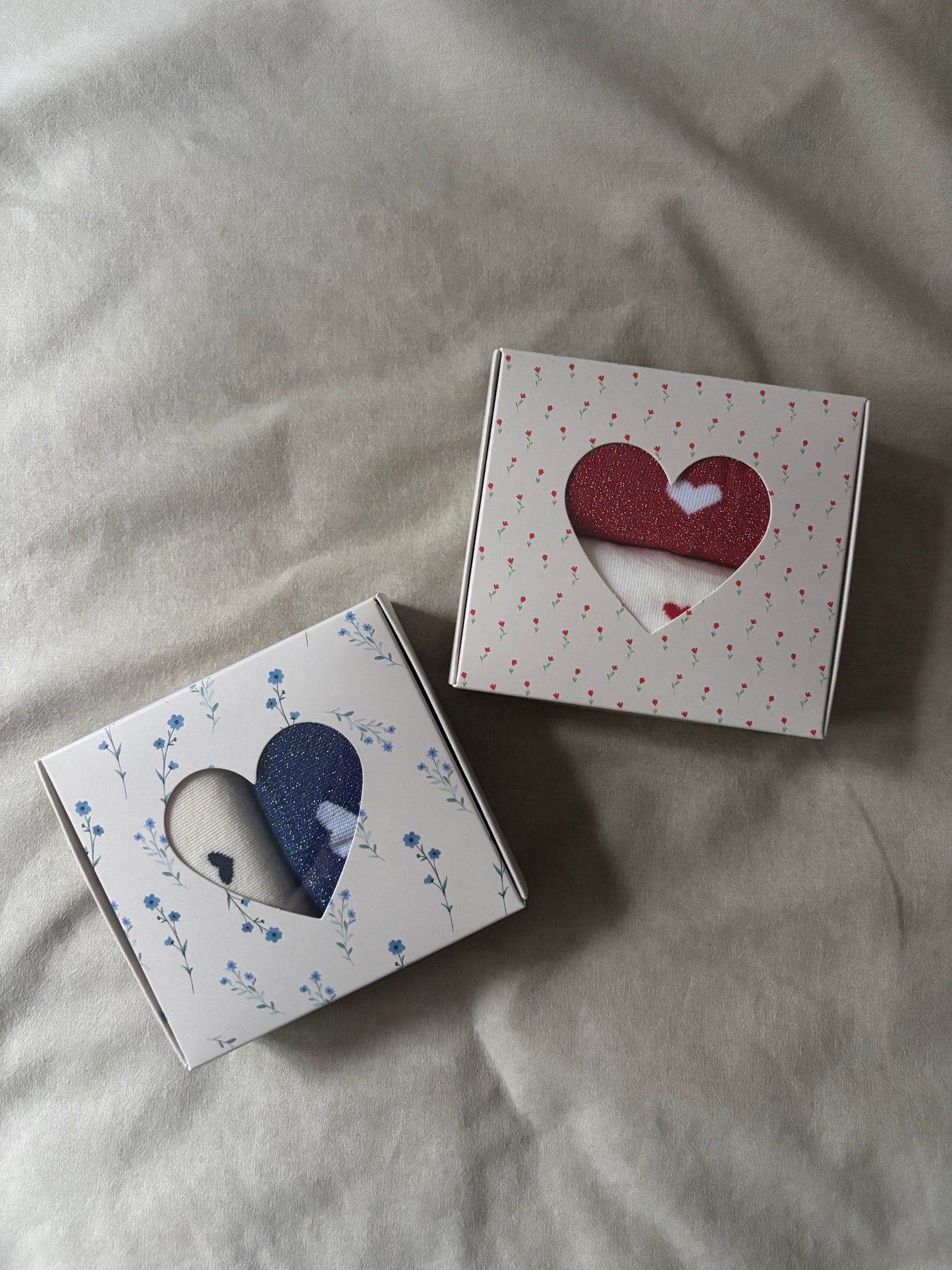 Red heart sock set