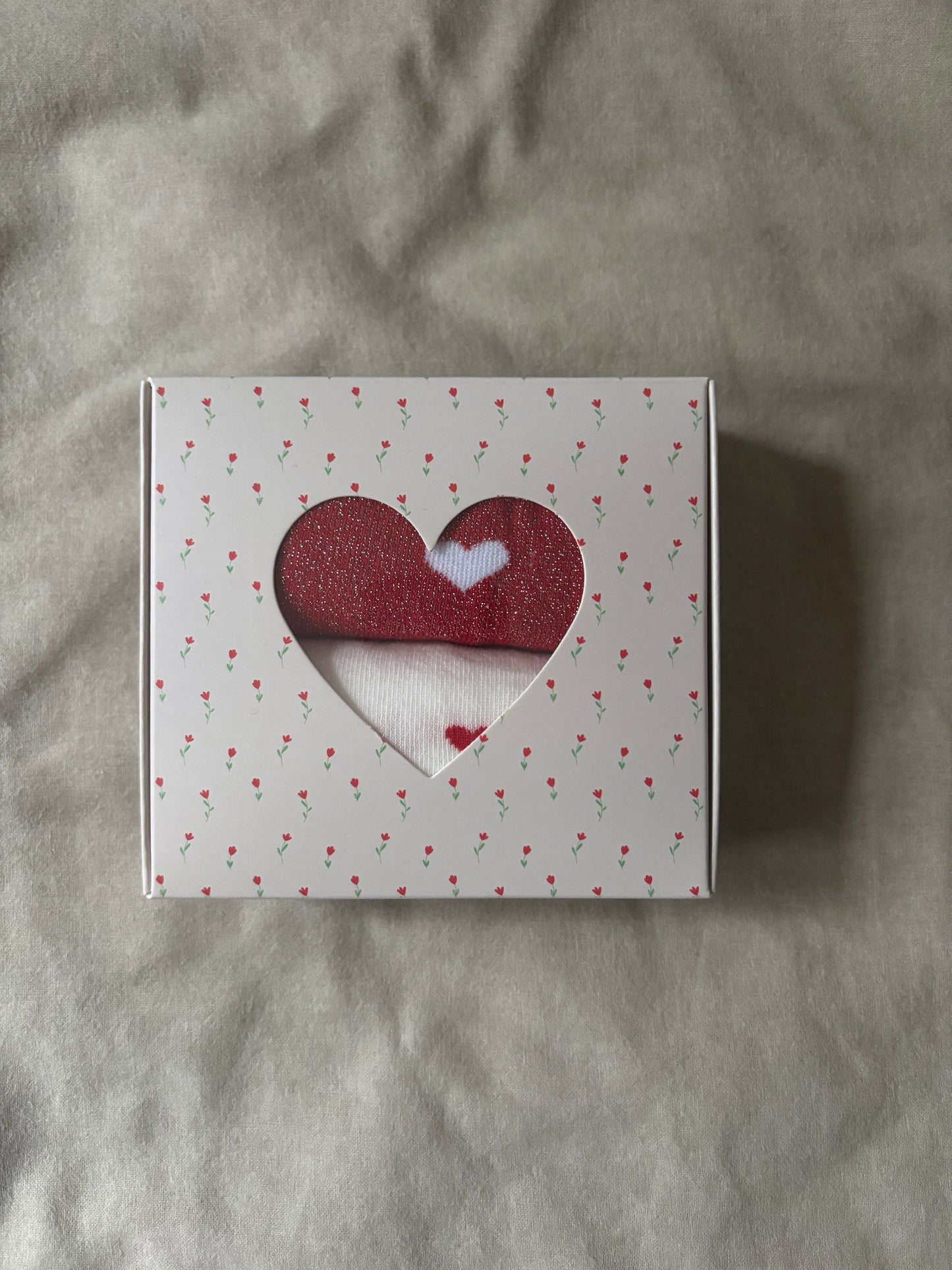 Red heart sock set