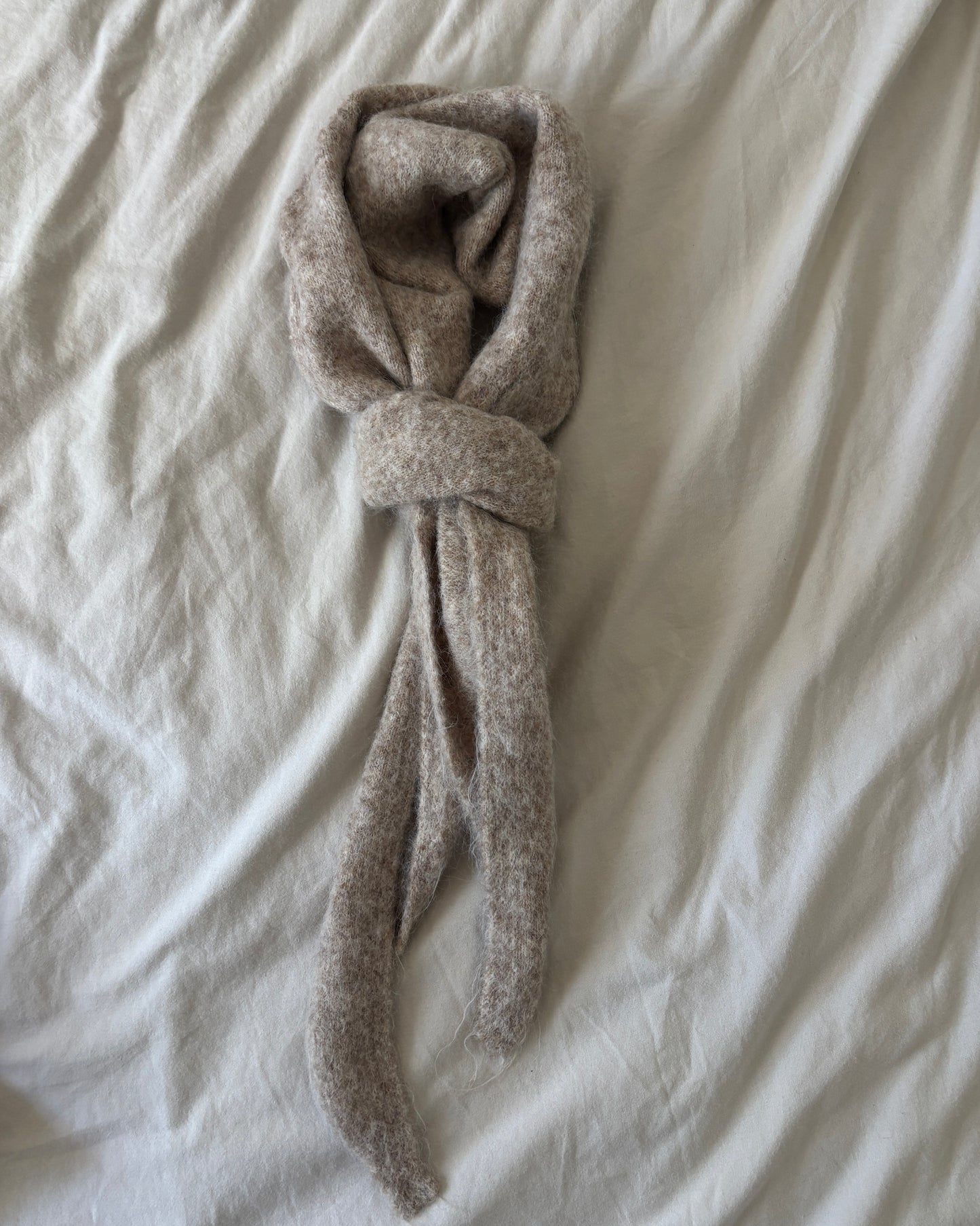 Foulard en laine taupe