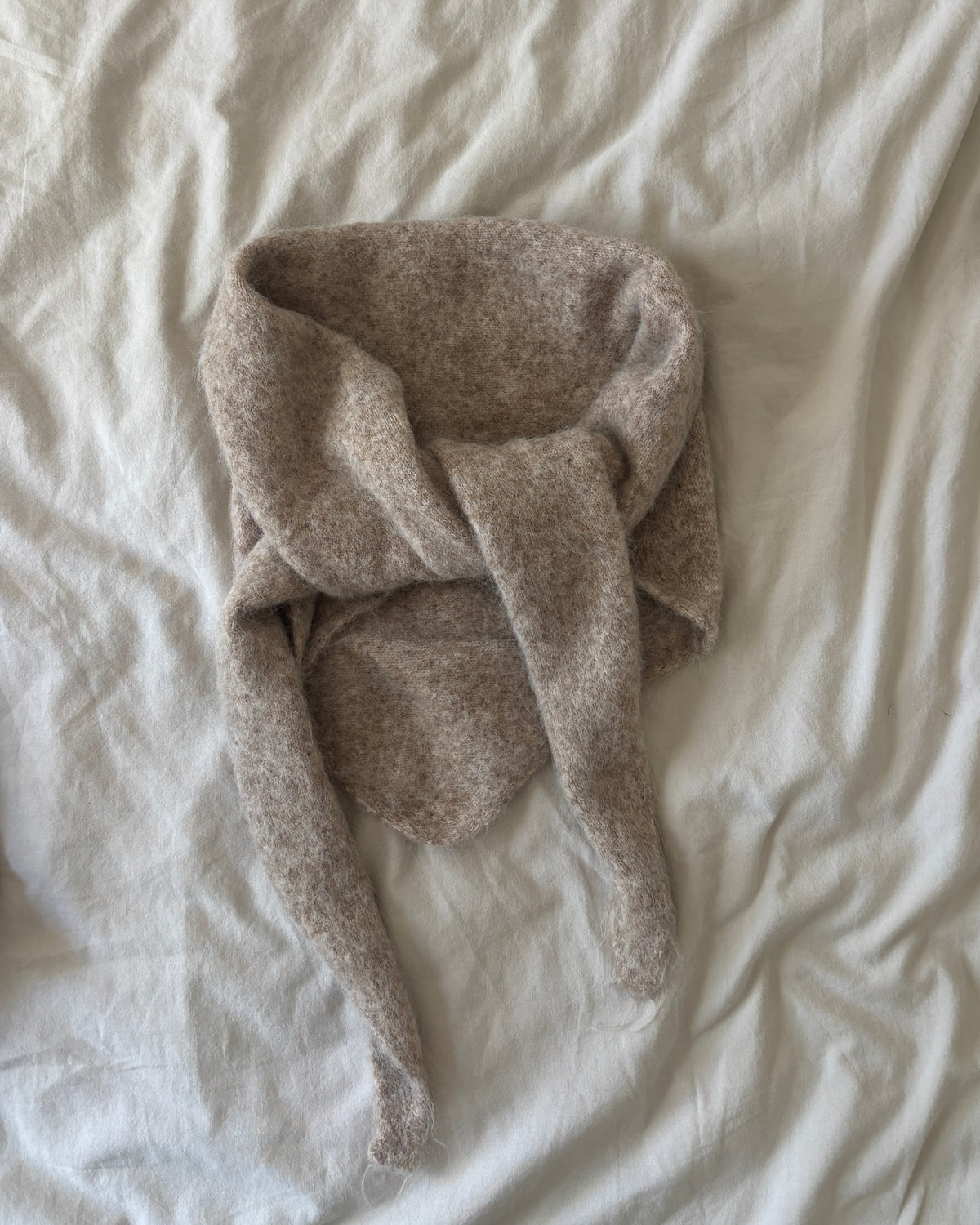 Foulard en laine taupe