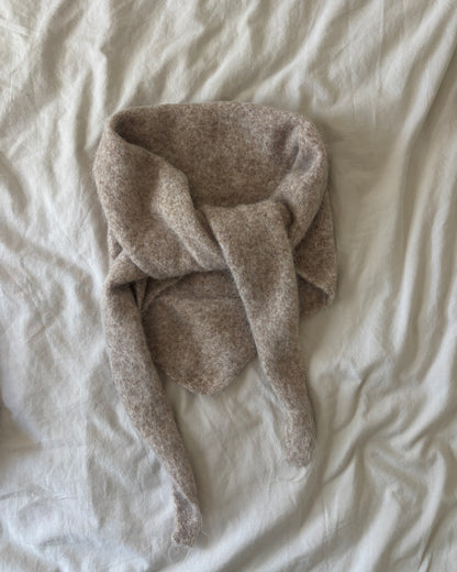 Foulard en laine taupe