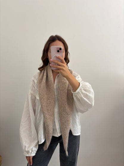 Foulard en laine taupe
