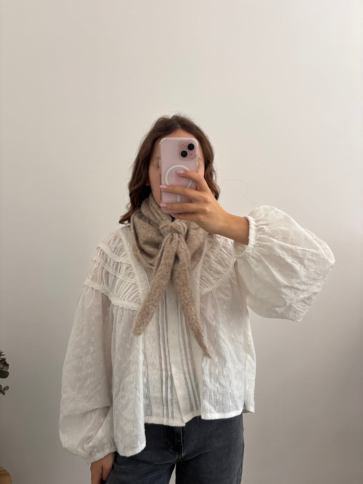 Foulard en laine taupe
