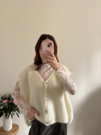 Amanda ecru vest