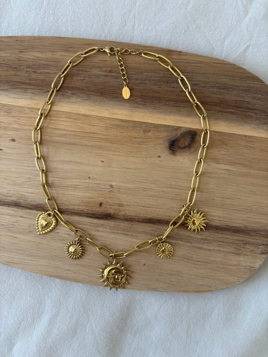 Collier soleil doré