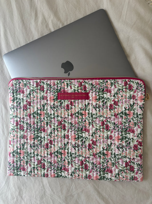 Laptophoes bordeauxrood met bloemenprint