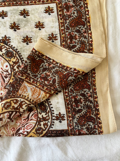 Beige/orange scarf