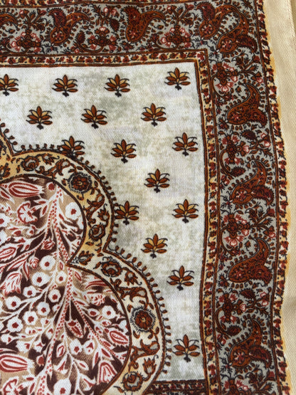 Beige/orange scarf