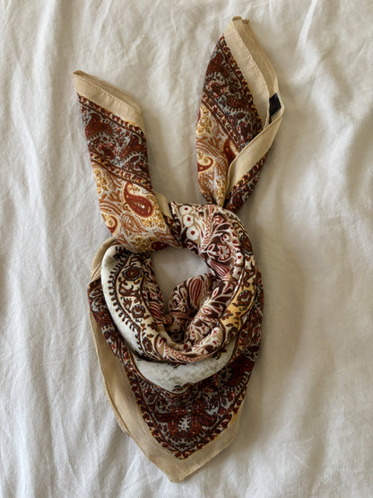 Beige/orange scarf