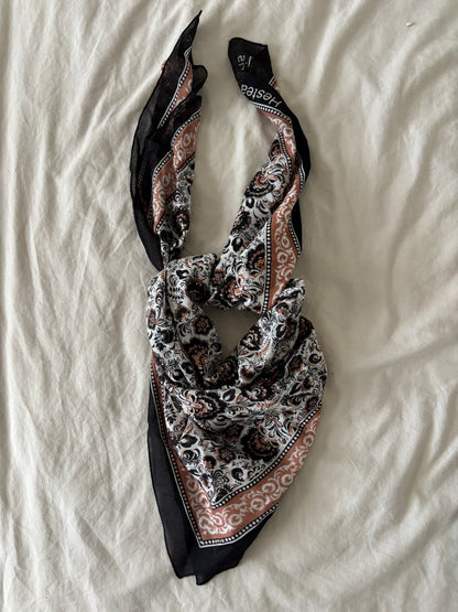 Black scarf 100x100cm