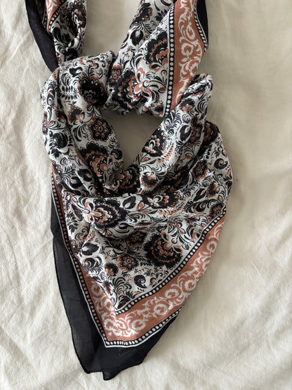 Black scarf 100x100cm