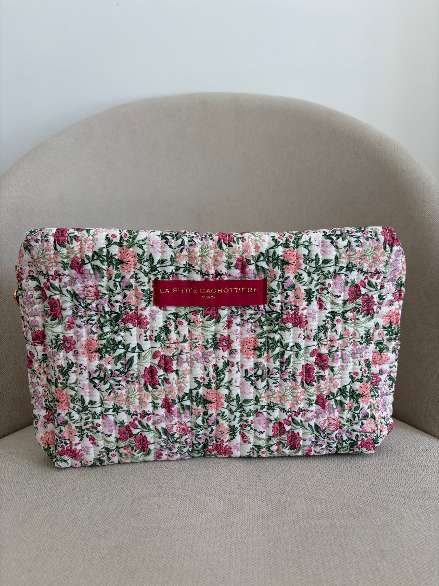 Bordeauxrode etui met bloemenprint