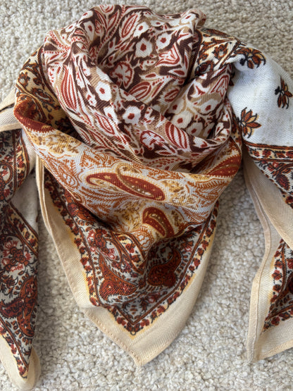 Beige/orange scarf
